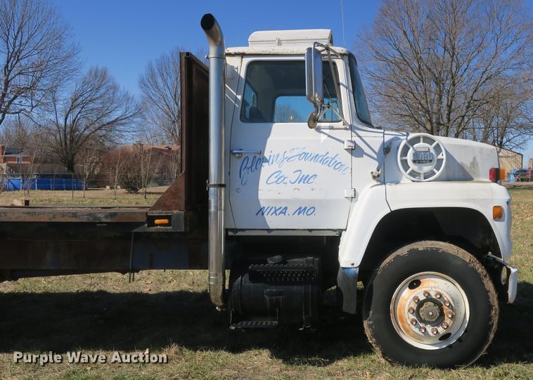 image for item DB10005 1984 Ford 8000 flatbed truck