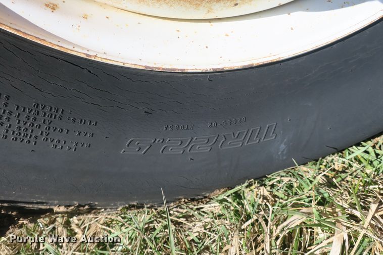 image for item DB10005 1984 Ford 8000 flatbed truck