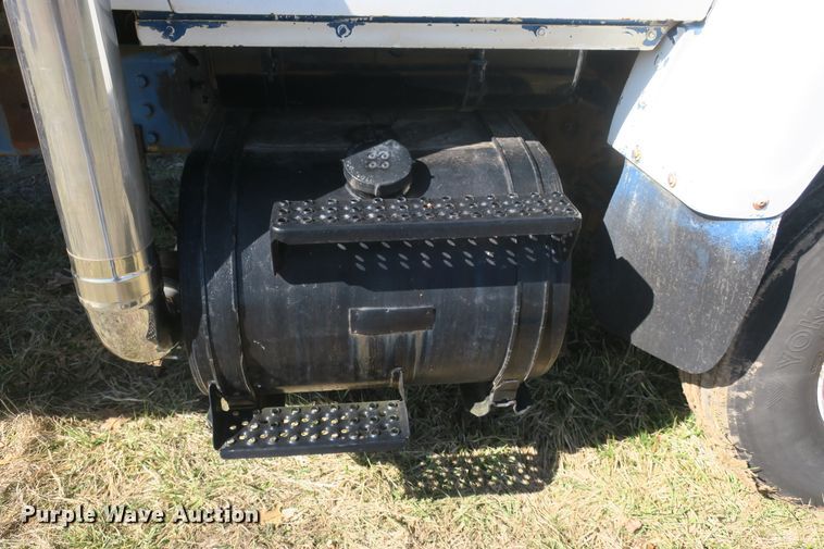 image for item DB10005 1984 Ford 8000 flatbed truck