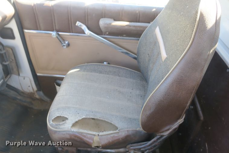 image for item DB10005 1984 Ford 8000 flatbed truck