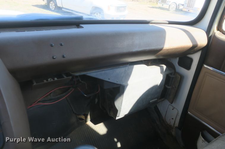 image for item DB10005 1984 Ford 8000 flatbed truck