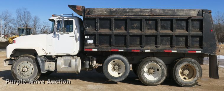 image for item DB10053 1999 Mack RD690S dump truck