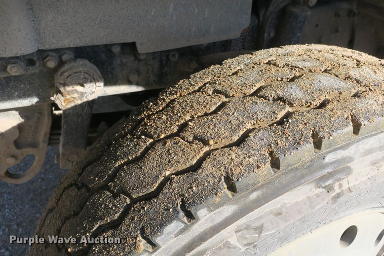 image for item DB10053 1999 Mack RD690S dump truck