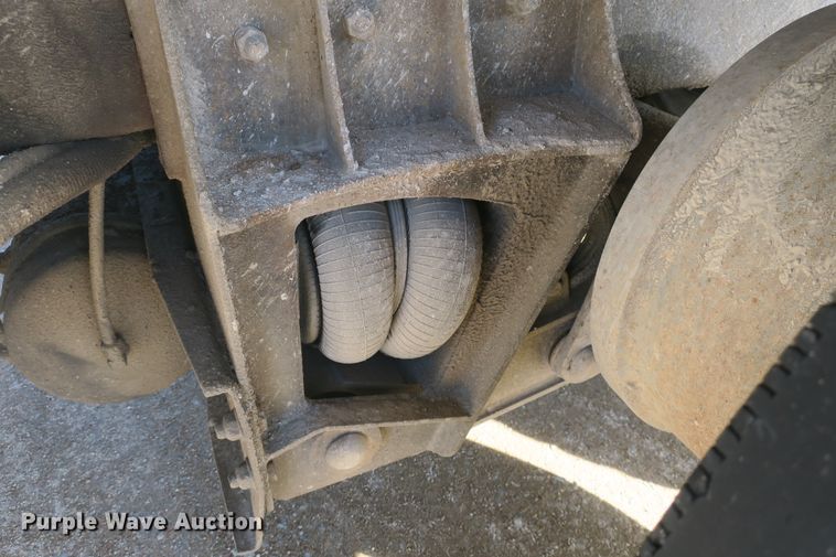 image for item DB10053 1999 Mack RD690S dump truck