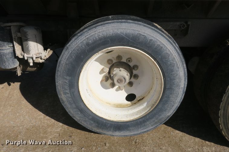 image for item DB10053 1999 Mack RD690S dump truck