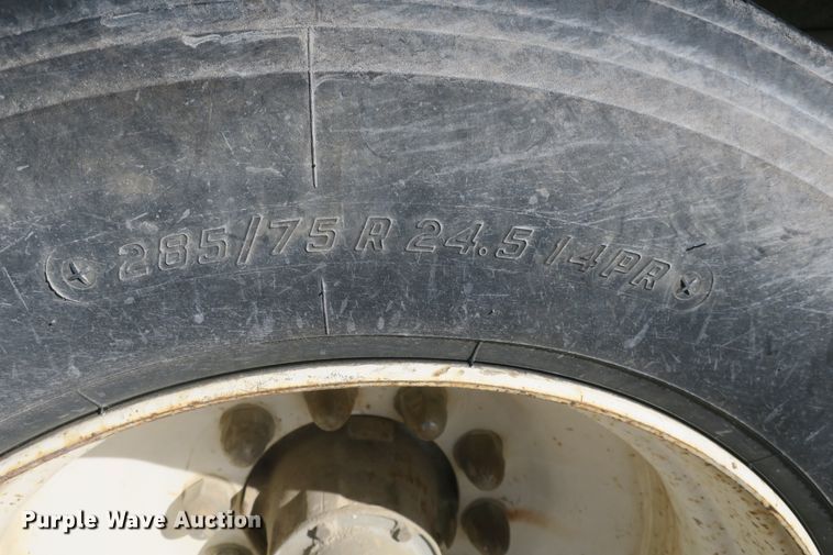 image for item DB10053 1999 Mack RD690S dump truck