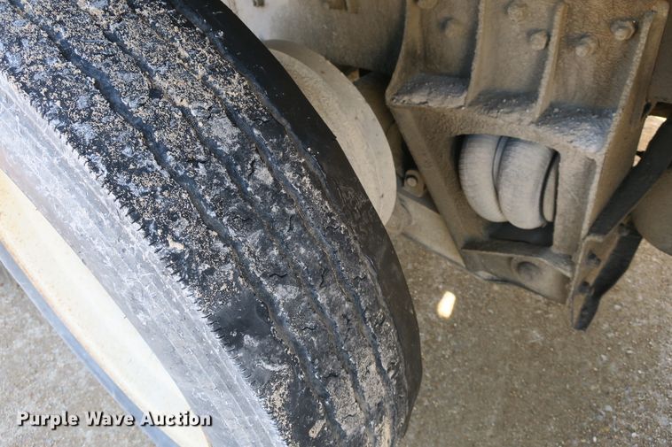 image for item DB10053 1999 Mack RD690S dump truck