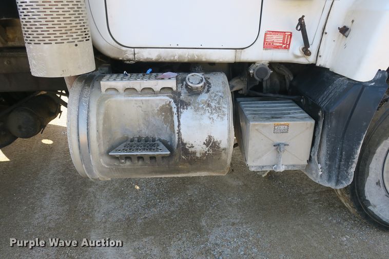 image for item DB10053 1999 Mack RD690S dump truck