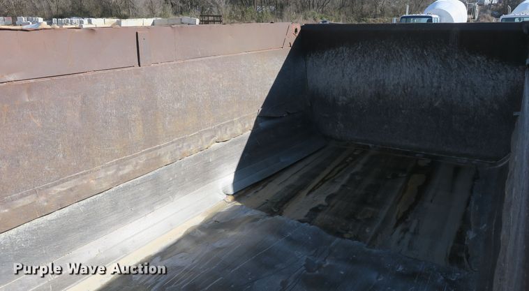 image for item DB10053 1999 Mack RD690S dump truck