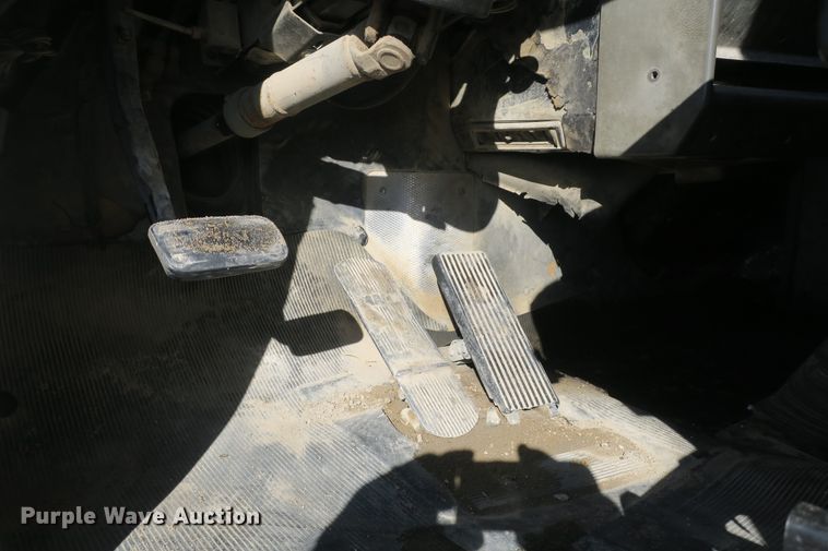 image for item DB10053 1999 Mack RD690S dump truck