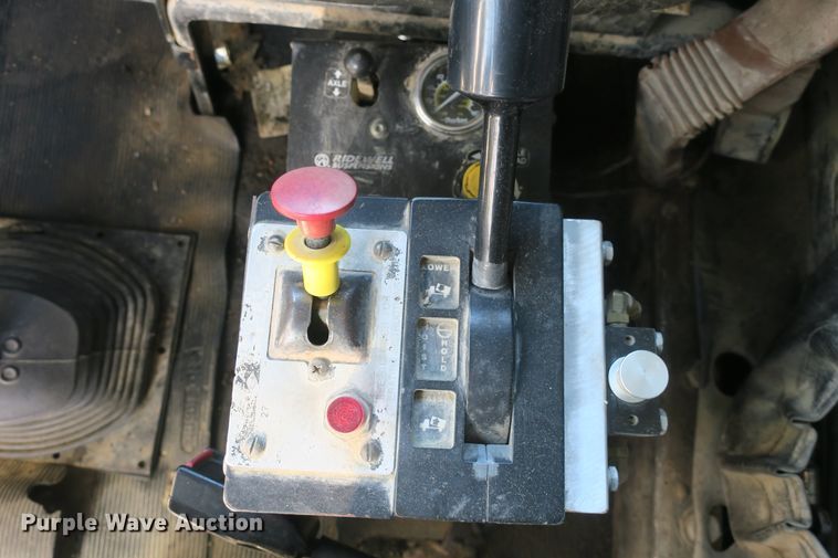 image for item DB10053 1999 Mack RD690S dump truck