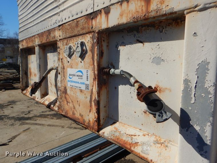 image for item DB6173 Fruehauf dry van trailer