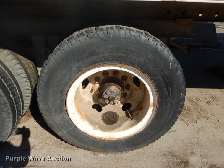 image for item DB6173 Fruehauf dry van trailer