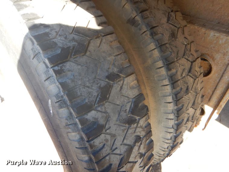 image for item DB6173 Fruehauf dry van trailer