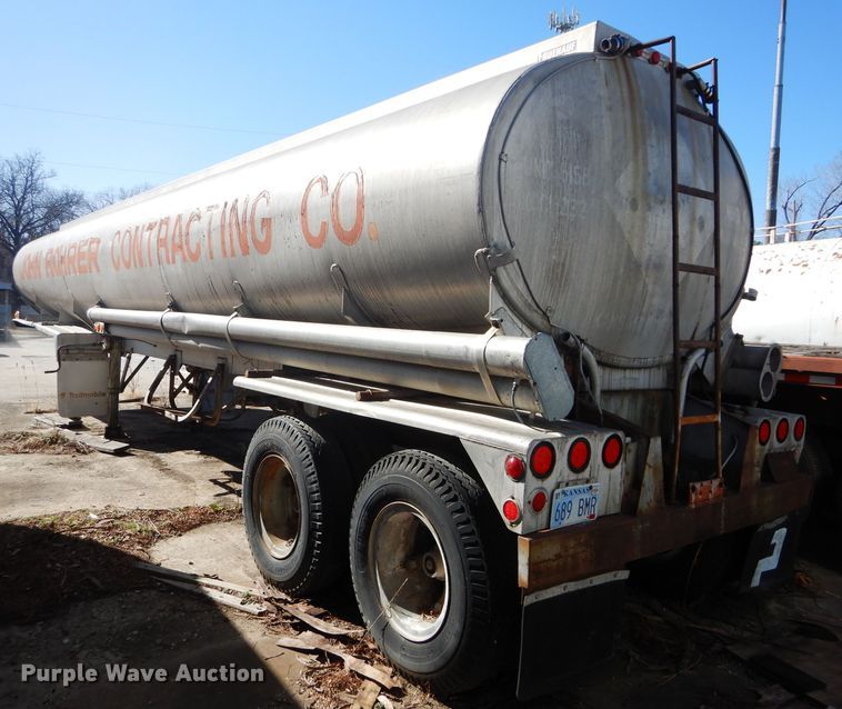 image for item DB6176 1969 Fruehauf tank trailer