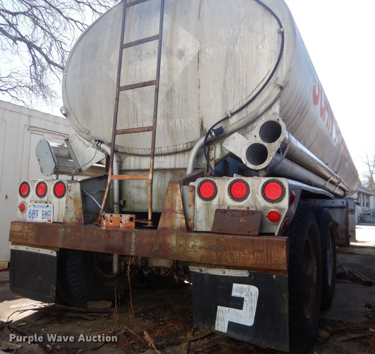 image for item DB6176 1969 Fruehauf tank trailer