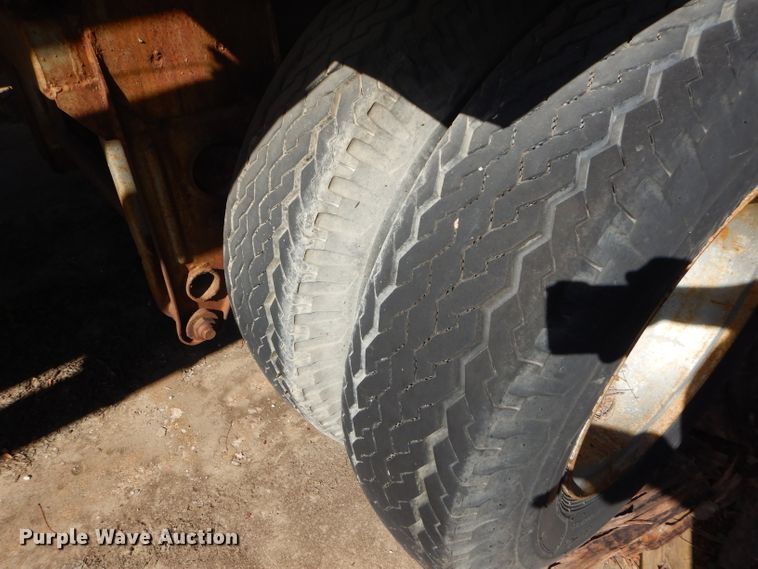 image for item DB6176 1969 Fruehauf tank trailer