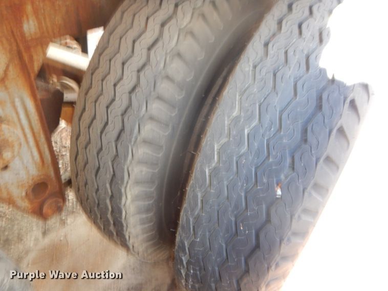 image for item DB6176 1969 Fruehauf tank trailer