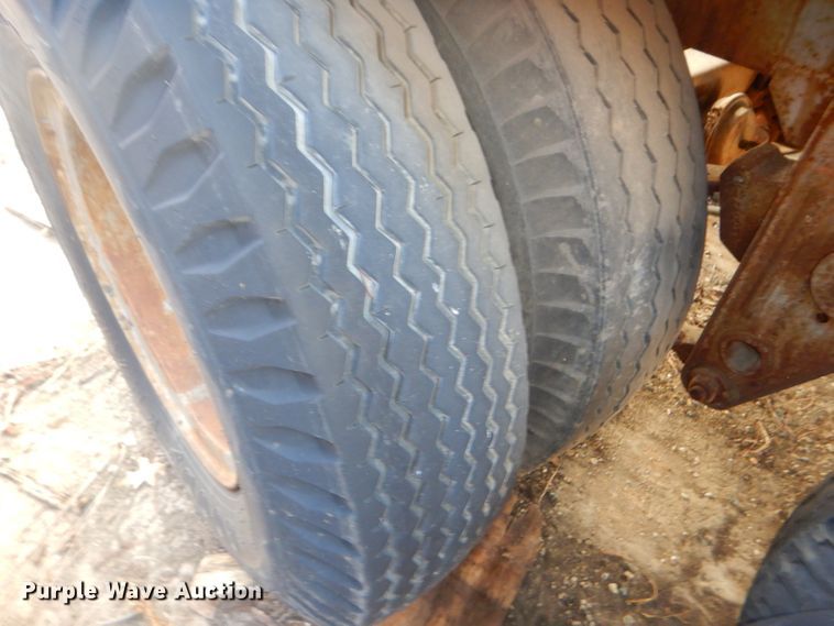 image for item DB6176 1969 Fruehauf tank trailer