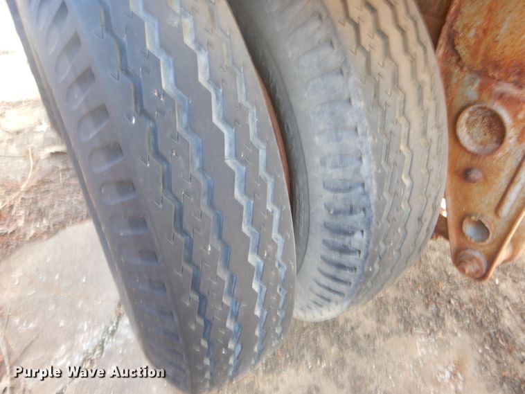 image for item DB6176 1969 Fruehauf tank trailer