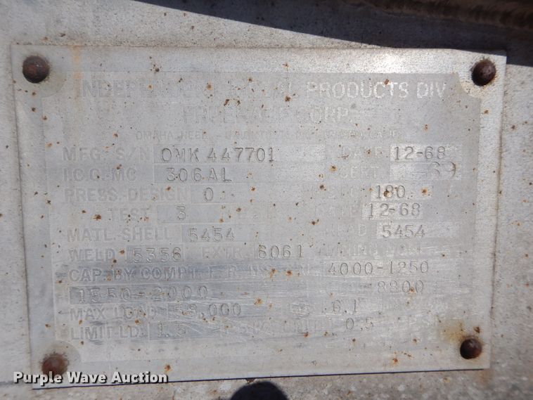 image for item DB6176 1969 Fruehauf tank trailer