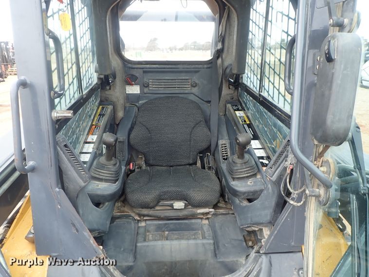 image for item DC3301 2012 John Deere 333D  tracked skid steer loader