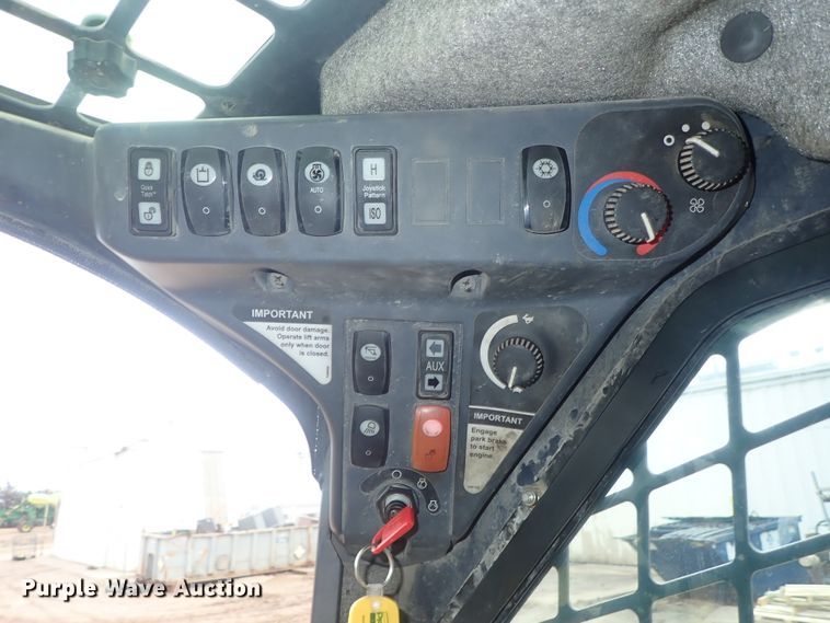 image for item DC3301 2012 John Deere 333D  tracked skid steer loader