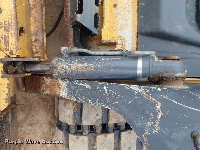 image for item DC3301 2012 John Deere 333D  tracked skid steer loader