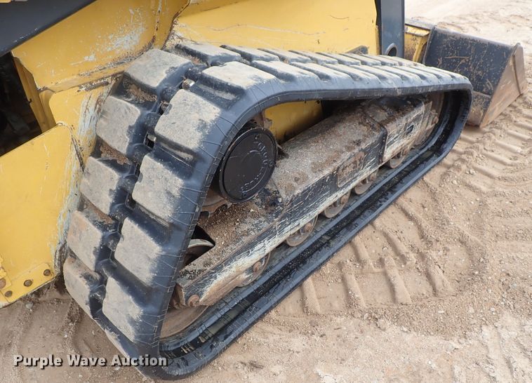 image for item DC3301 2012 John Deere 333D  tracked skid steer loader