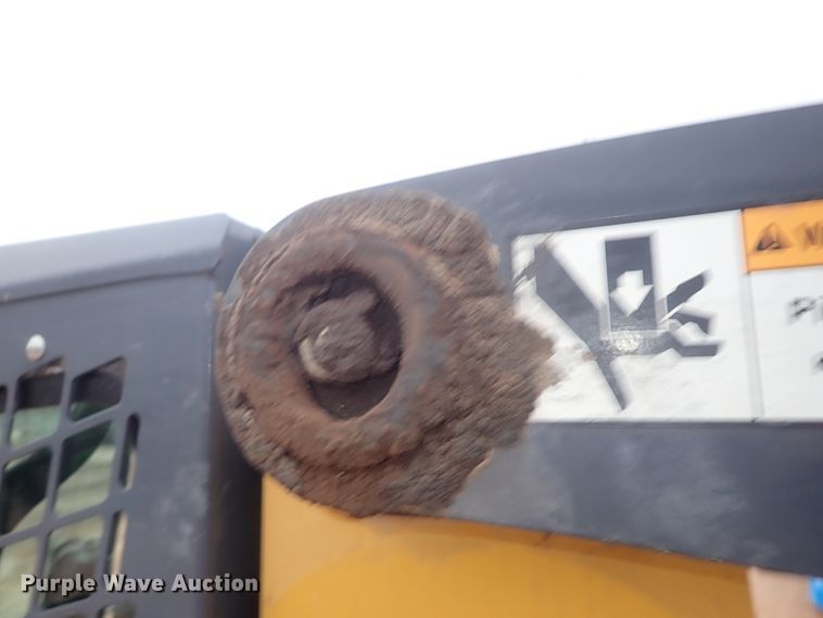 image for item DC3301 2012 John Deere 333D  tracked skid steer loader