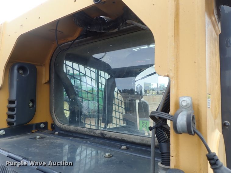 image for item DC3301 2012 John Deere 333D  tracked skid steer loader