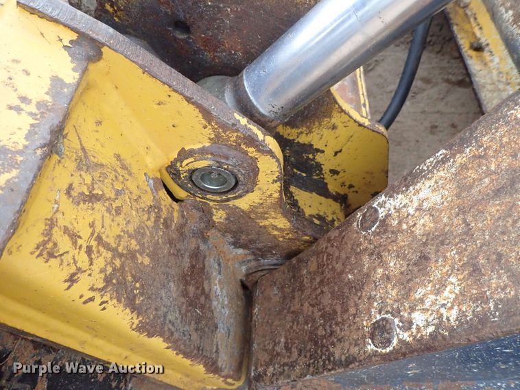 image for item DC3301 2012 John Deere 333D  tracked skid steer loader