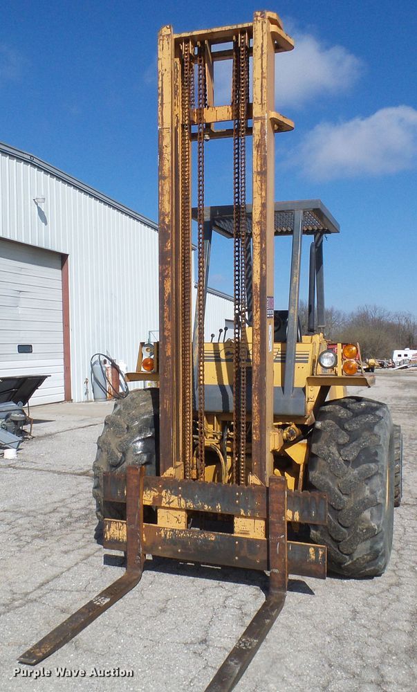 image for item DD1750 Case 585E forklift
