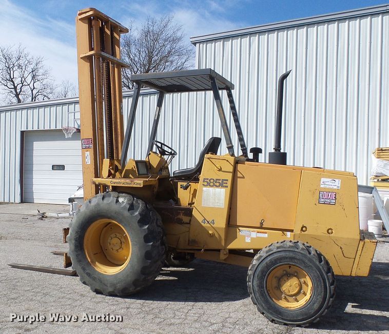 image for item DD1750 Case 585E forklift