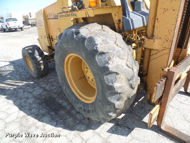 image for item DD1750 Case 585E forklift