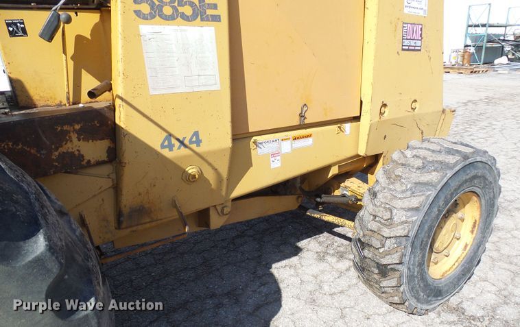 image for item DD1750 Case 585E forklift