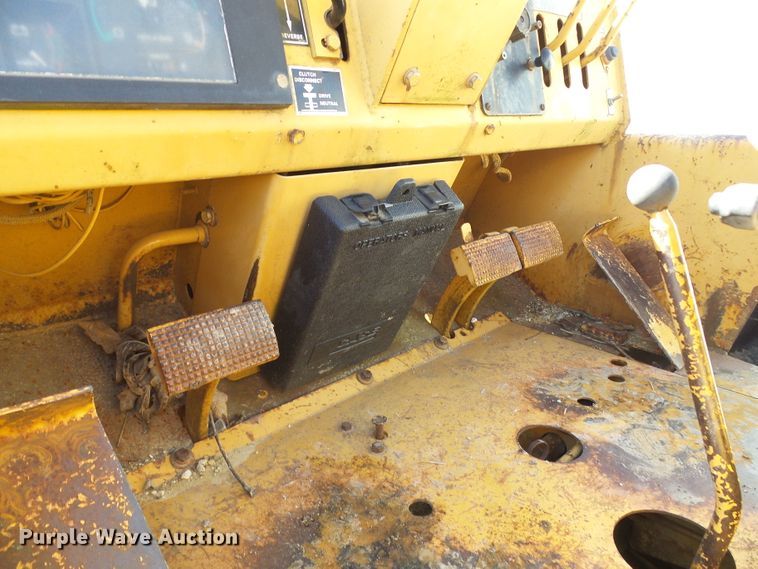 image for item DD1750 Case 585E forklift