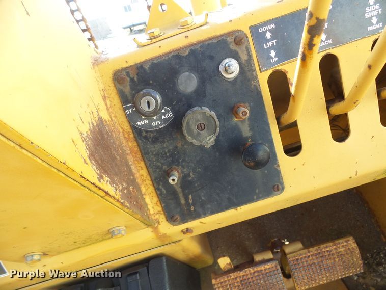 image for item DD1750 Case 585E forklift