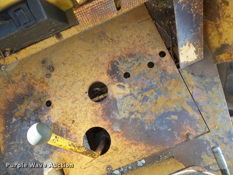 image for item DD1750 Case 585E forklift