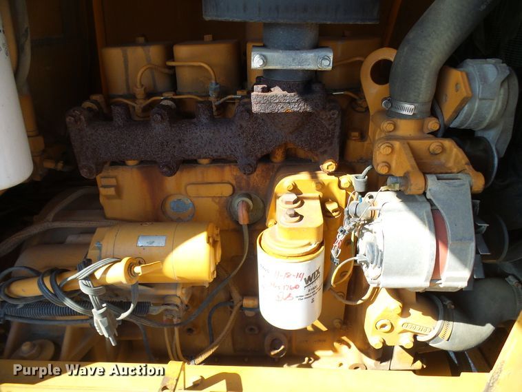 image for item DD1750 Case 585E forklift