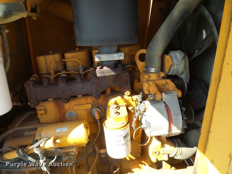 image for item DD1750 Case 585E forklift