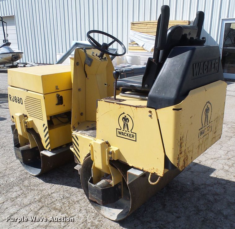 image for item DD1751 Wacker RD880 double drum roller