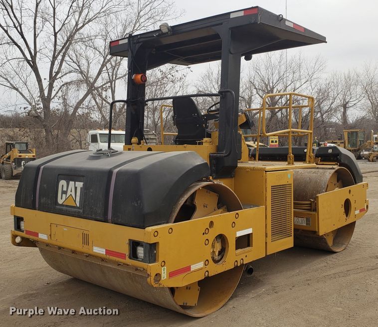 image for item DD2625 2000 Caterpillar CB-634C double drum vibratory roller