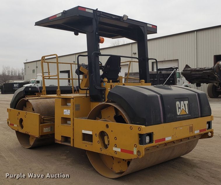image for item DD2625 2000 Caterpillar CB-634C double drum vibratory roller