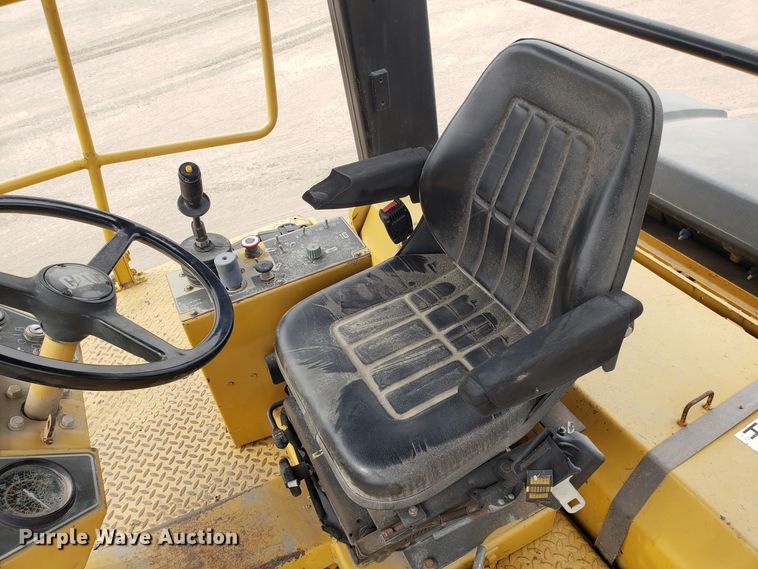 image for item DD2625 2000 Caterpillar CB-634C double drum vibratory roller