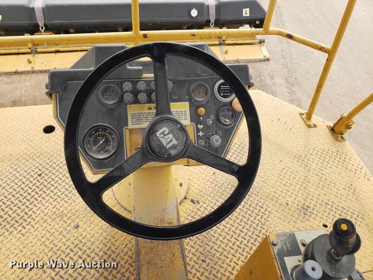 image for item DD2625 2000 Caterpillar CB-634C double drum vibratory roller