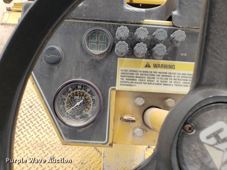 image for item DD2625 2000 Caterpillar CB-634C double drum vibratory roller