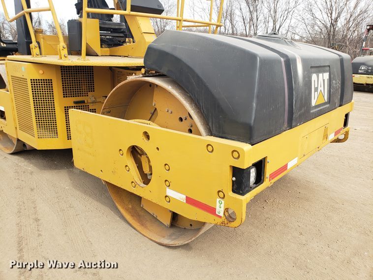 image for item DD2625 2000 Caterpillar CB-634C double drum vibratory roller