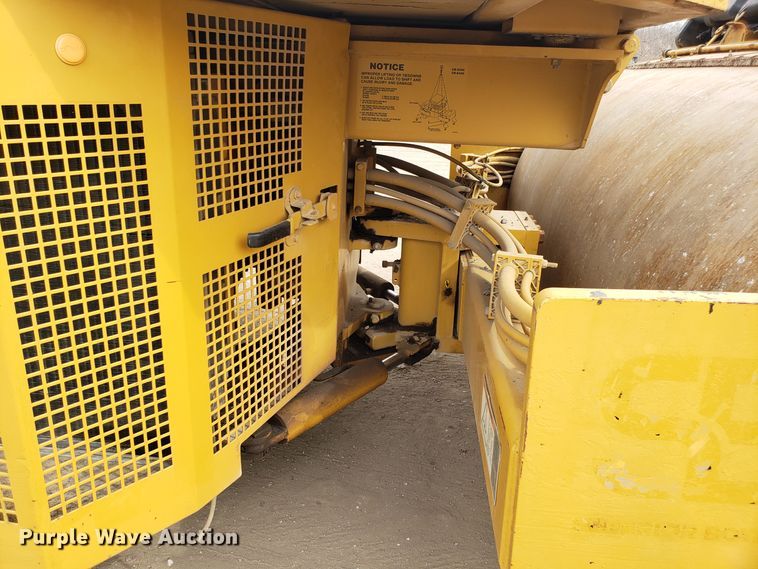 image for item DD2625 2000 Caterpillar CB-634C double drum vibratory roller