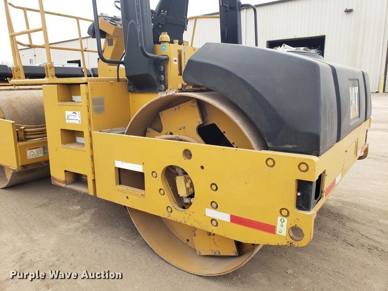 image for item DD2625 2000 Caterpillar CB-634C double drum vibratory roller